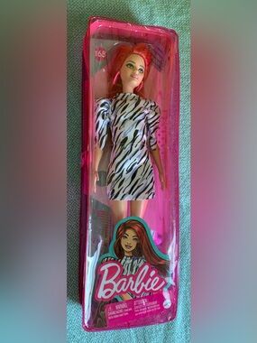 NIB Barbie Fashionistas Redhead 168 Long RedHair ZebraStripe Dress HoopEarrings